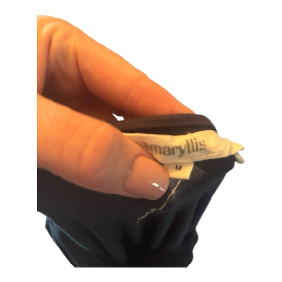 Amaryllis Navy Blouse Size Medium (M) - Picture 5 of 5